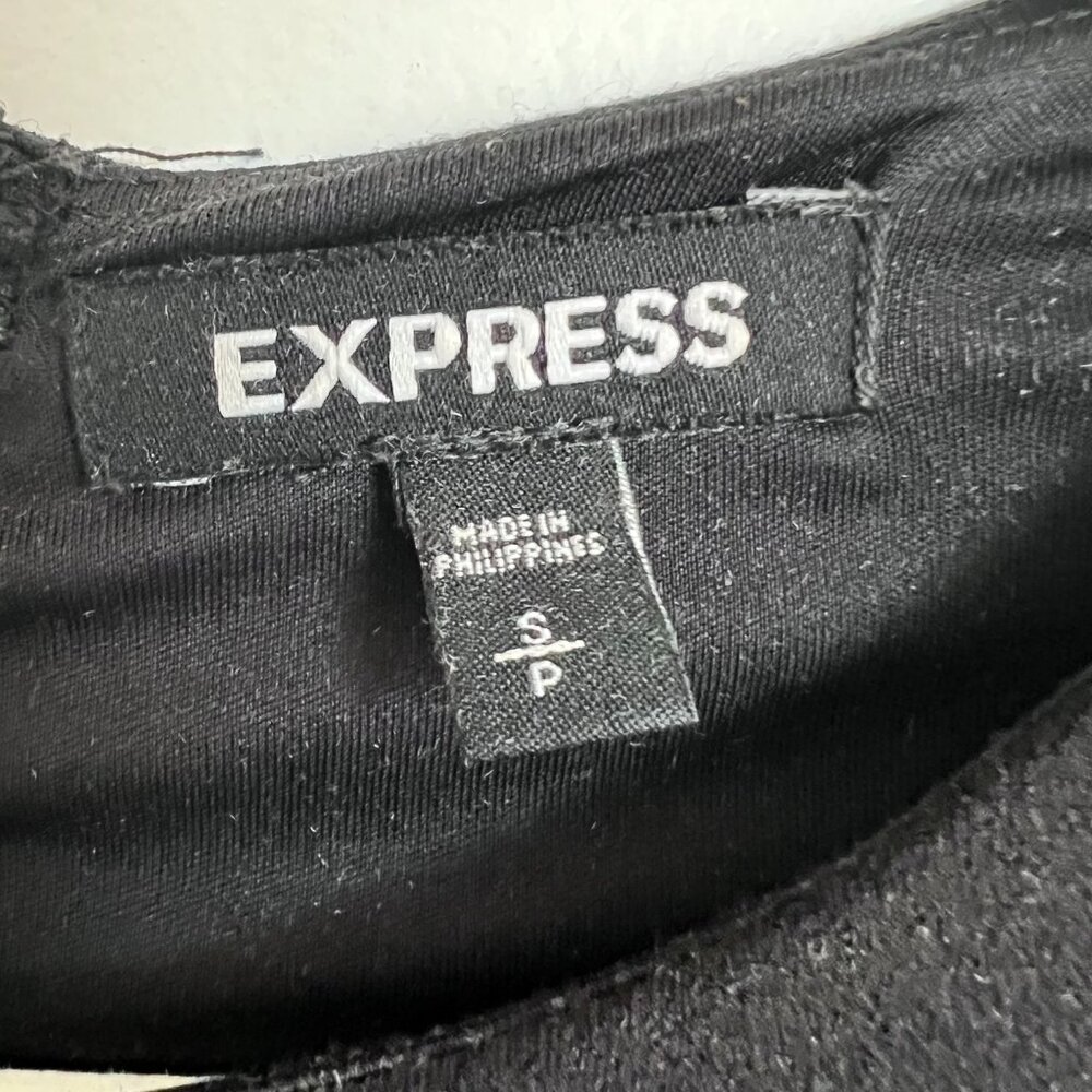 Express Jumpsuit with Ruffle Detail - Picture 5 of 5